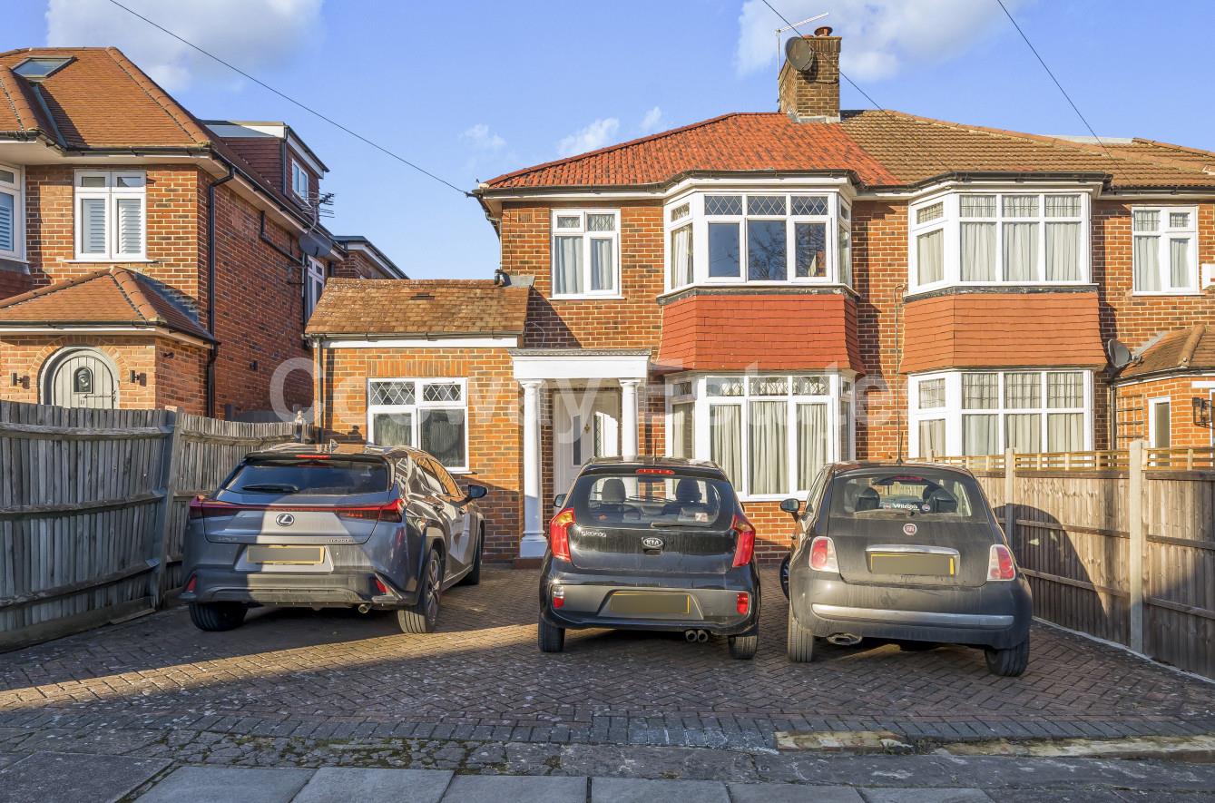 Hillside Grove, Mill Hill, NW7, Mill Hill